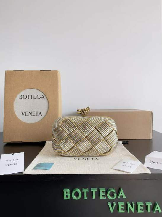 Picture of Bottega Veneta Handbags _SKUfw193635158fw